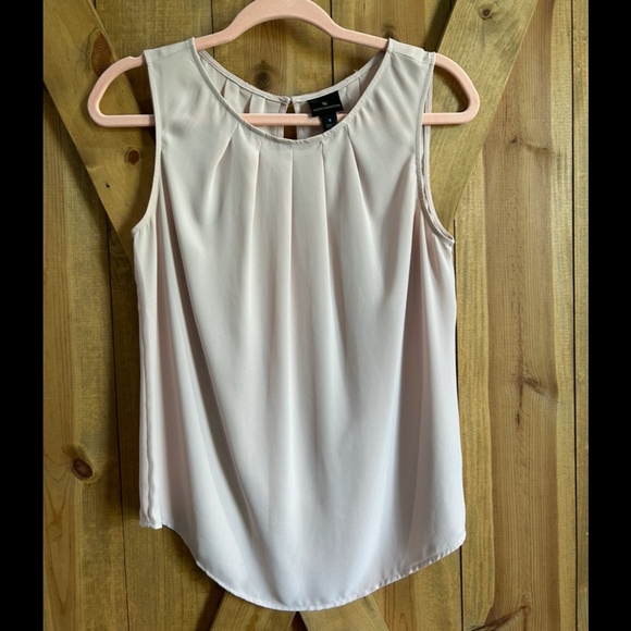 Bundle of Two Worthington Sleeveless Blouses - Picture 2 of 6